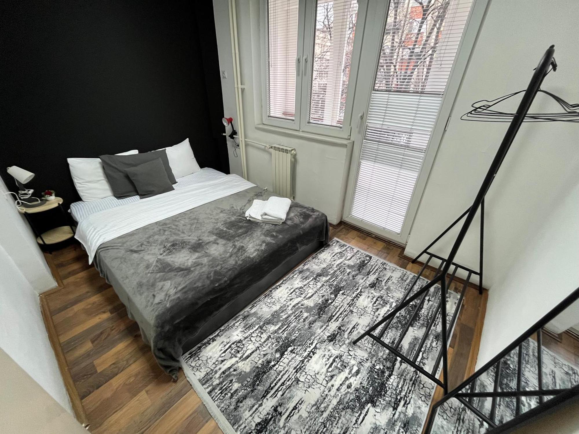 Central M - 5 Apartments Skopje Eksteriør bilde