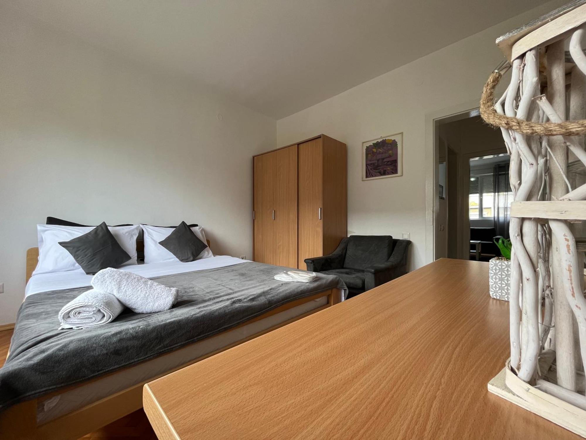 Central M - 5 Apartments Skopje Eksteriør bilde